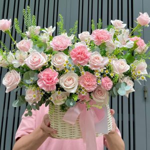 Giỏ Hoa Tone Hồng Nhạt