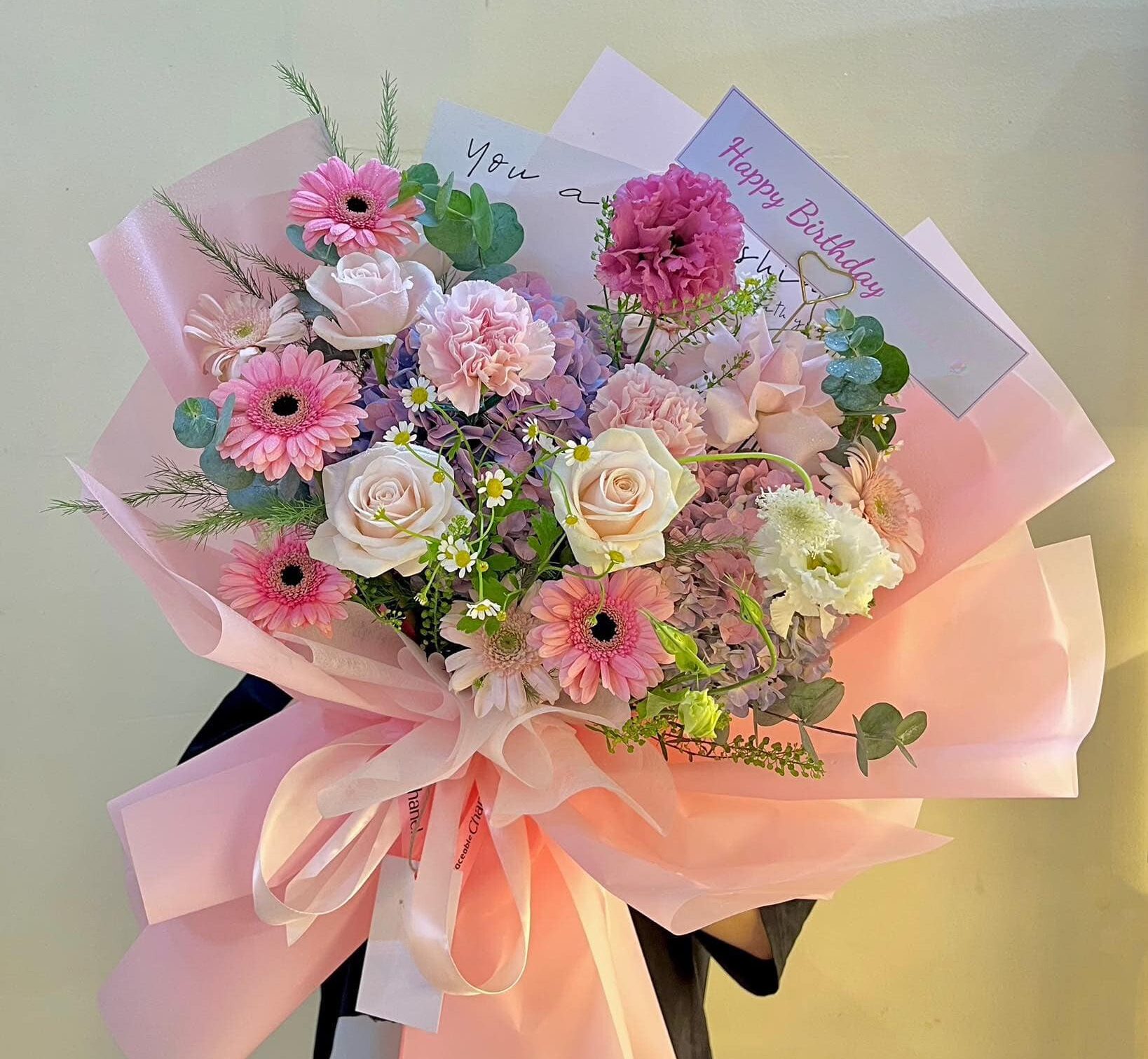 Bó Hoa Chúc Mừng Tone Hồng Pastel