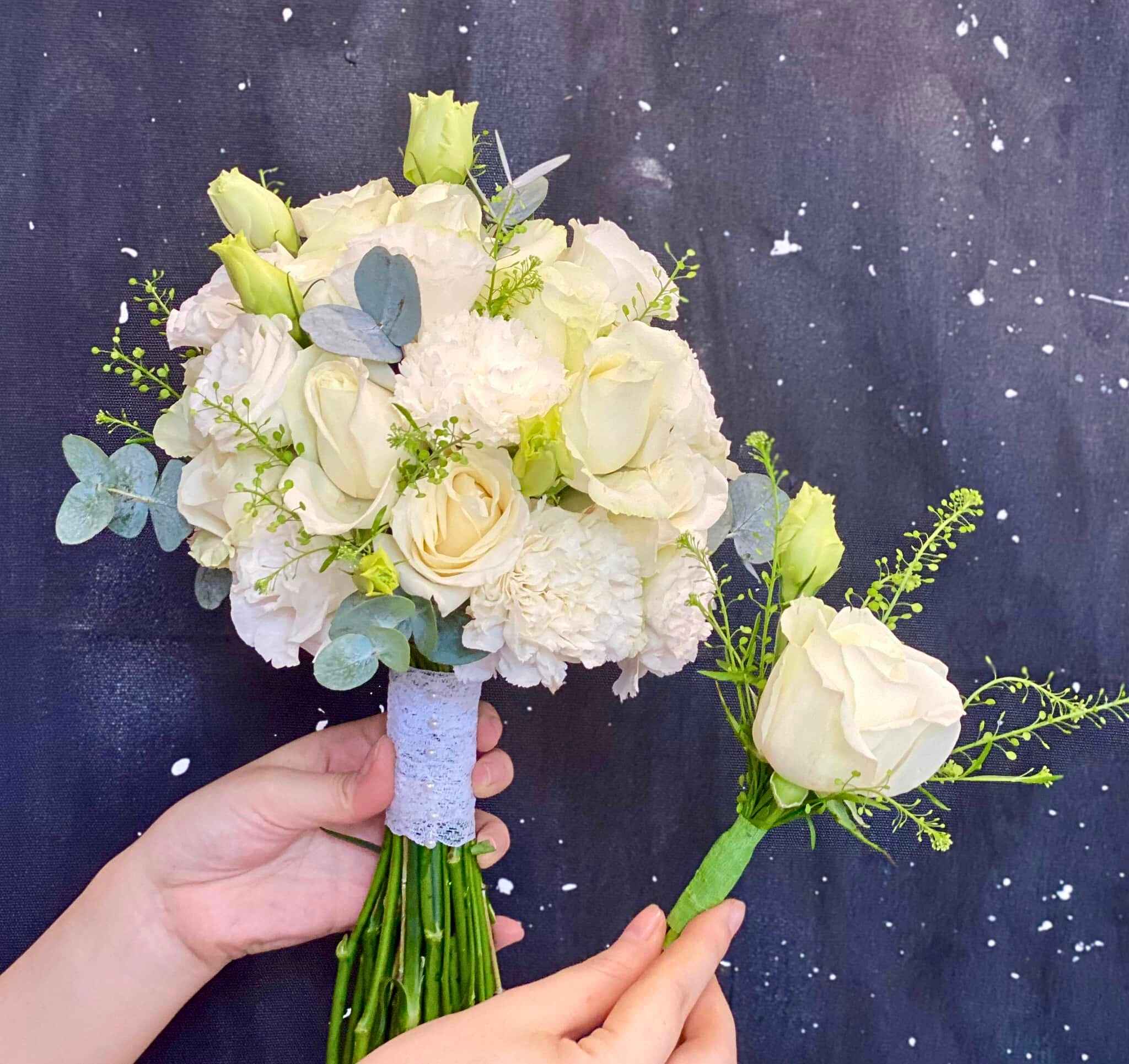 Hoa Cưới Cầm Tay Dáng Tròn