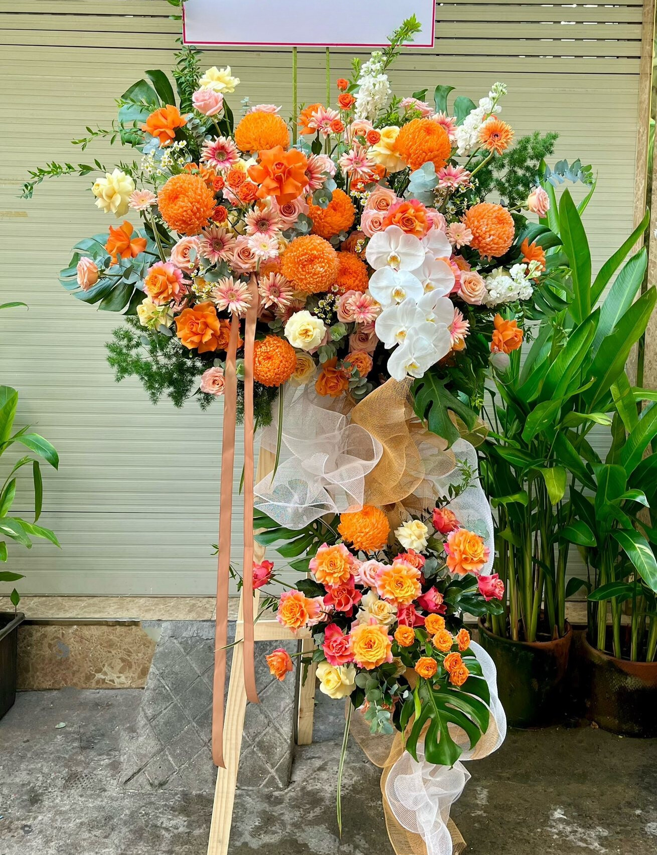 Thiết kế mẫu hoa tươi 2 tầng