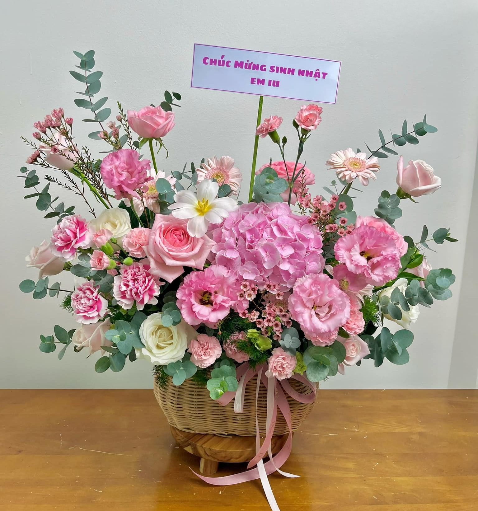 Kiểu dáng giỏ hoa tươi