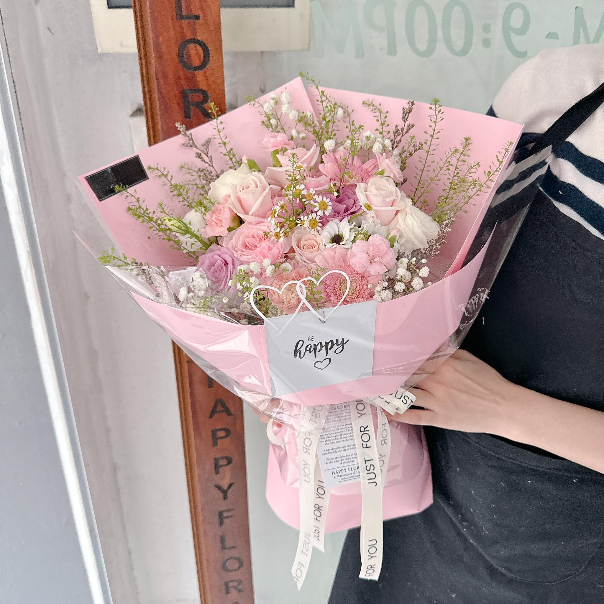 Bó hoa mix nhiều loại: