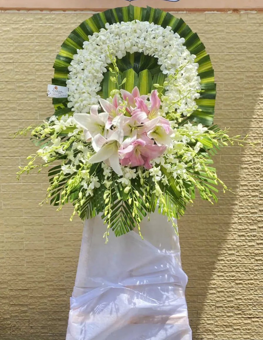 Mẫu kệ hoa viếng