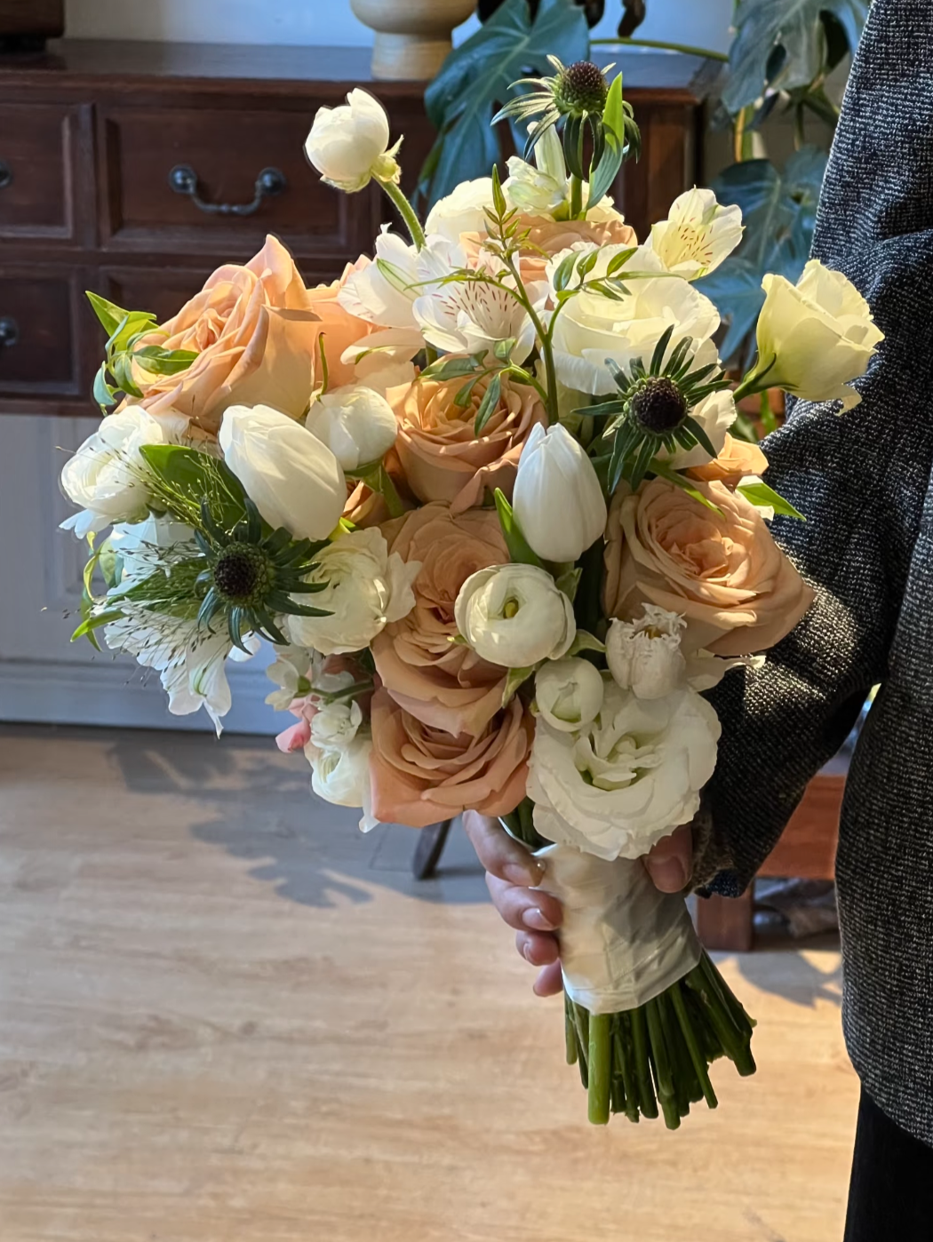 Hoa cưới cầm tay tone pastel