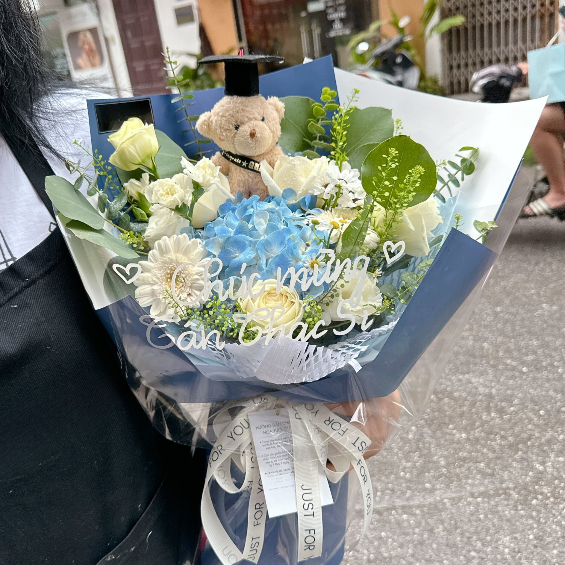 Ý nghĩa của hoa tươi trong ngày tốt nghiệp